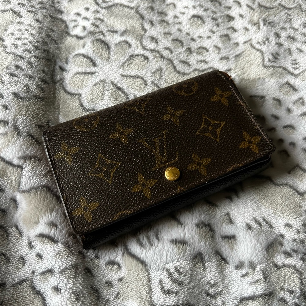 Louis Vuitton Tresor Wallet